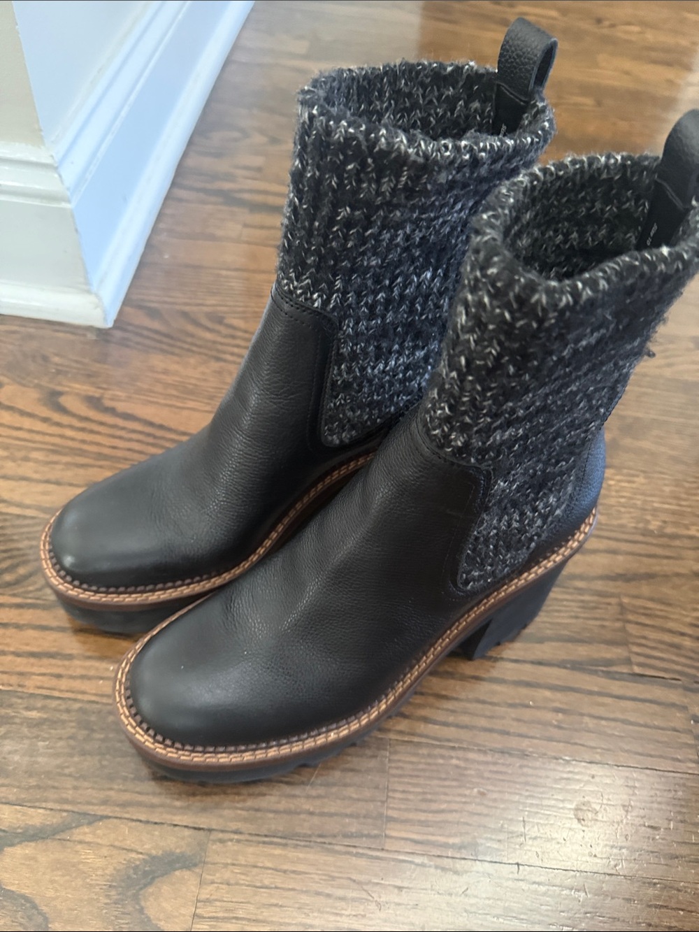 Steve Madden Black Leather Ankle Boots with Gray Knit Cuff